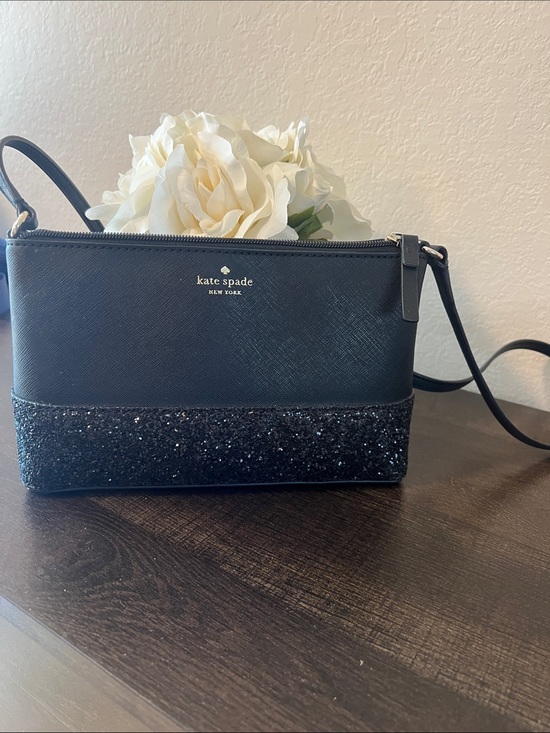 kate spade Handbags - Kate Spade New York Ramey Greta Court Crossbody with Glitter Bottom panel